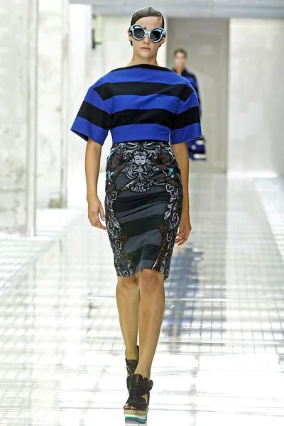Look 8
